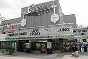 Cadillac und Veranda Kino am Rosenkavalierplatz in MünchenBogenhausen (Foto: Martin Schmitz)